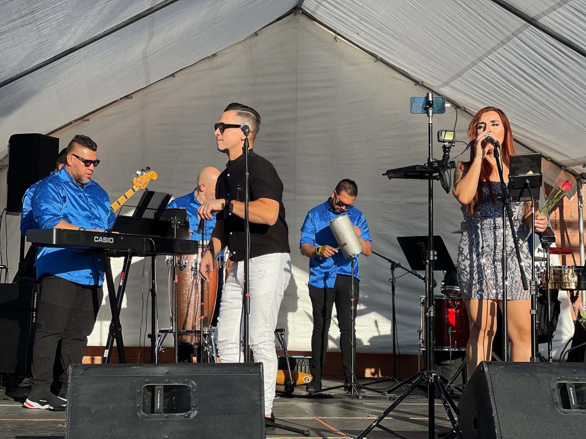 La Sonora SLC tocando en evento de mujeres