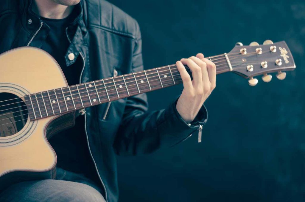 un guitarrista bohemio